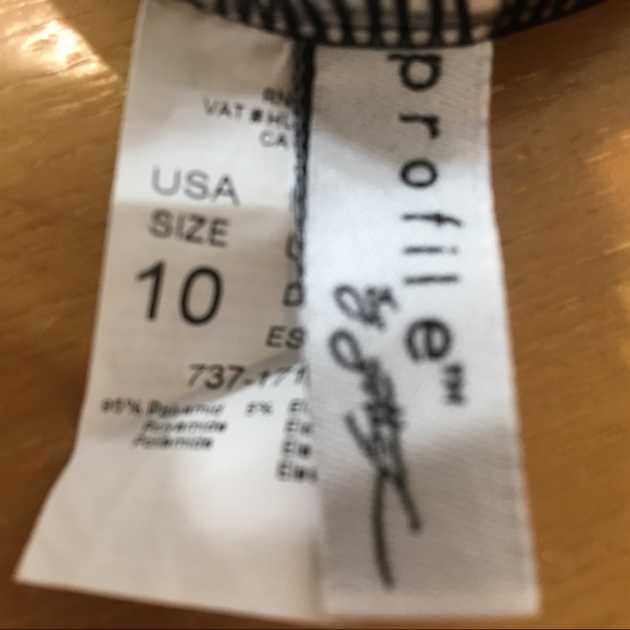 Profile one piece swimsuit - Picture 3 of 3